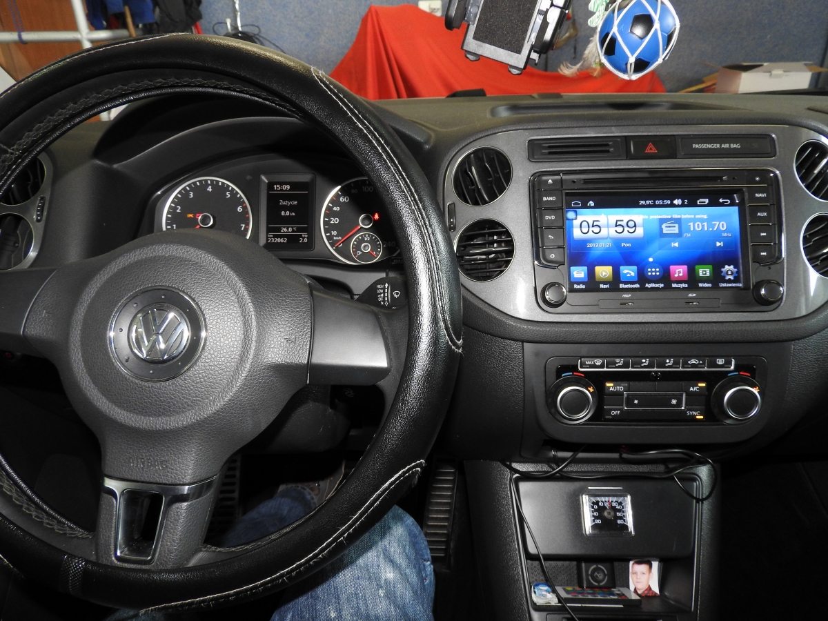 VW Tiguan American Legend AMC 906.jpg